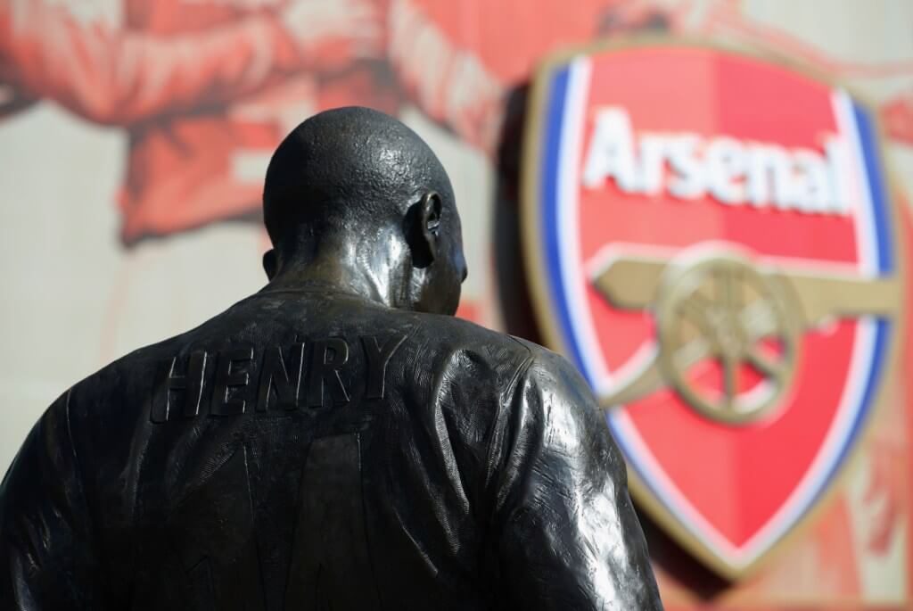 071216 Soccer Arsenal Thierry Henry statue(1)